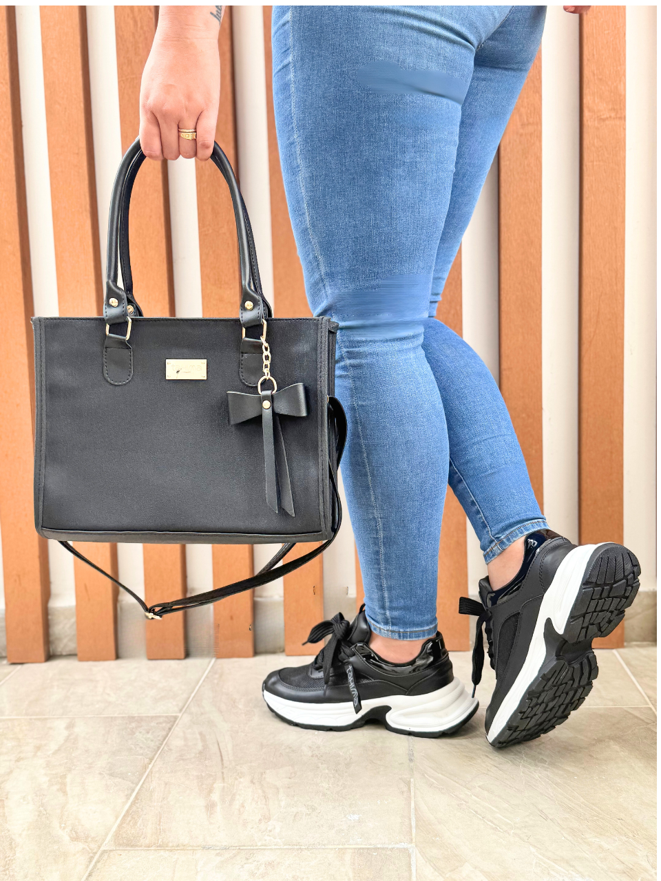 gid://shopify/MediaImage/24950423814238