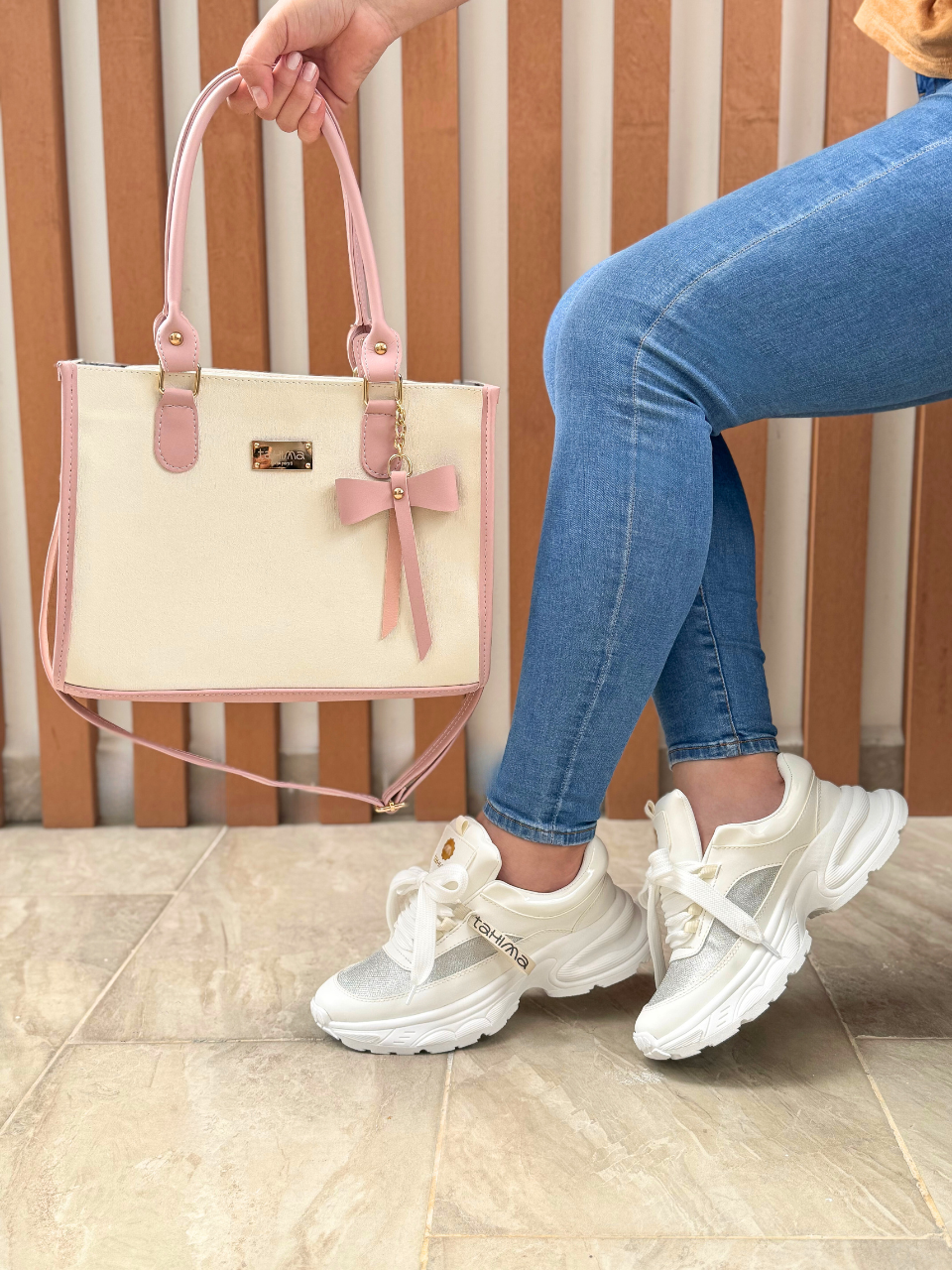 gid://shopify/MediaImage/24950423879774